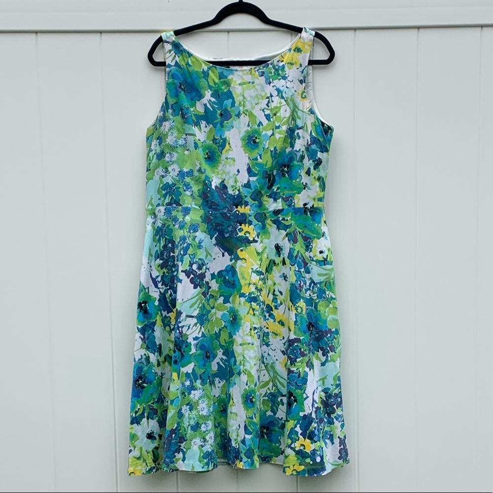 Black Label by Evan Picone Key Lime Floral Dress. - Picture 1 of 3